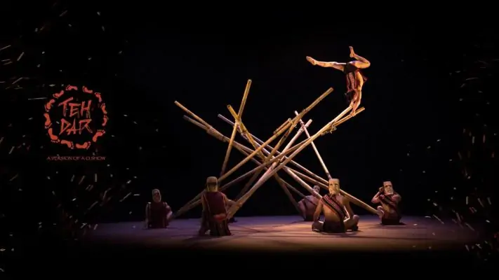 Teh Dar Show acrobats with bamboo