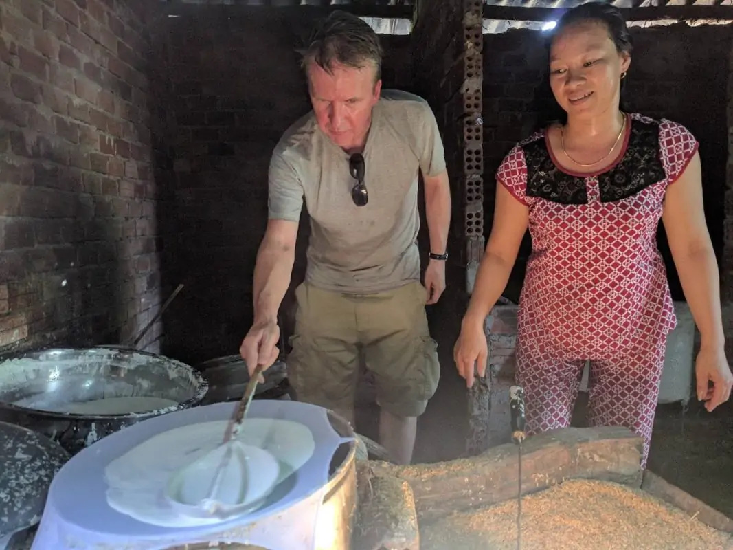 Atelier pratique pendant une balade en Vespa Hoi An