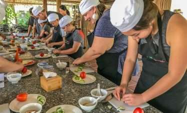 best class in Hoi An for tourists