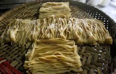 Cao Lau - The most unique specialty of Hoi An