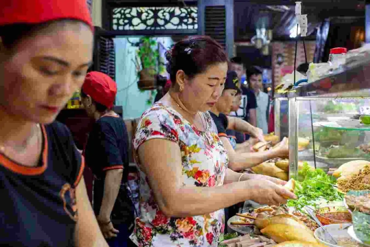 Banh Mi Phuong - Hoi An Fairy Tour
