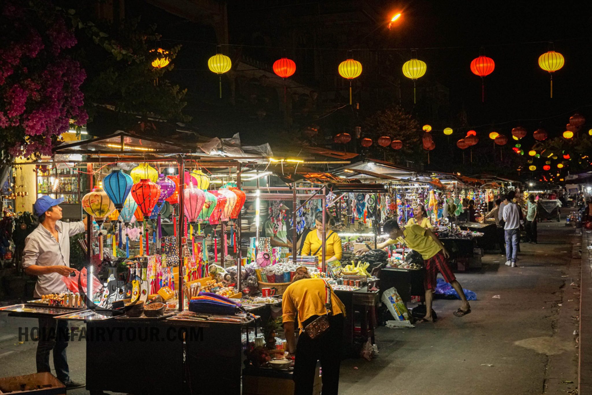 Best markets in Hoi An - 5 biggest markets and tips