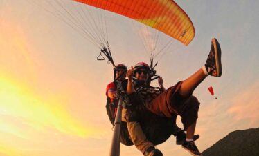 paragliding in da nang