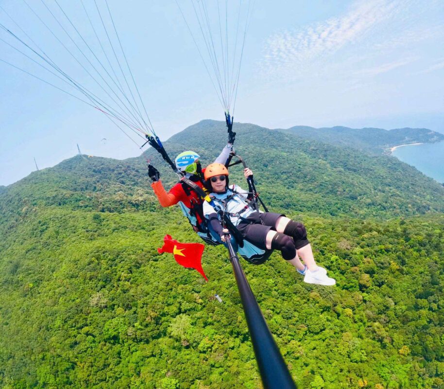 paragliding in da nang