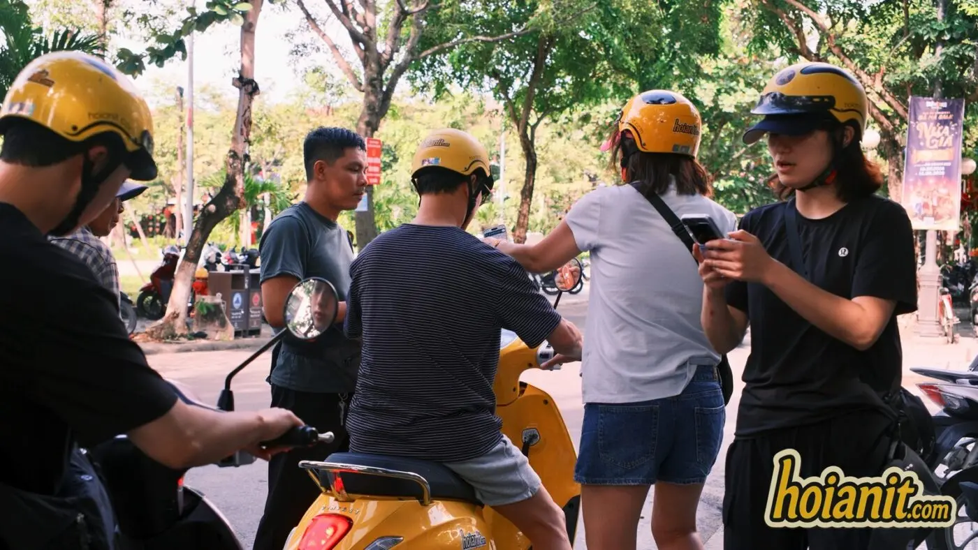 motorbike rental Hoi An – A short briefing on local traffic and parking before you set off.